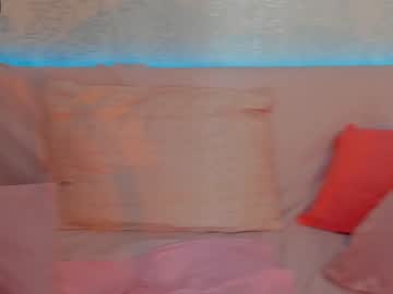 girl
        madeline_jackson cam image #380386
