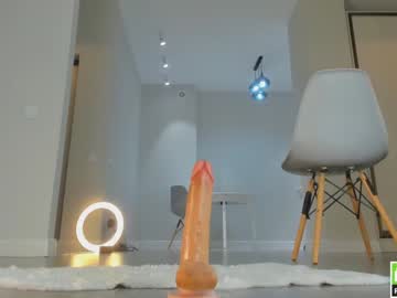 girl
        anda_dai cam image #2722274