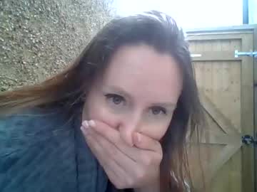 girl
        eatmypie69 cam image #2905620