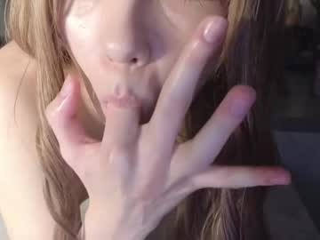 girl
        naive_love cam image #6216363