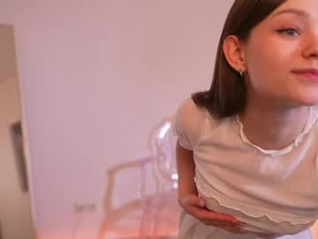 girl
        bless_sheila cam image #5816668