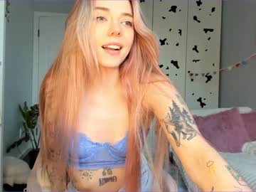 girl
        thisisamelia cam image #1490702