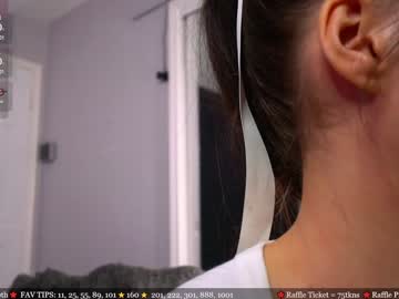 girl
        rosiebones cam image #5430112