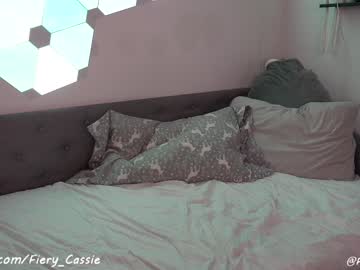 girl
        fiery_redhead cam image #645953