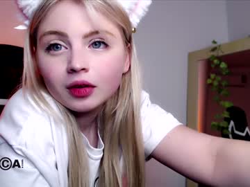 girl
        shy_blondiee cam image #866695