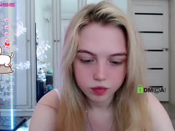 girl
        small_blondee cam image #733182