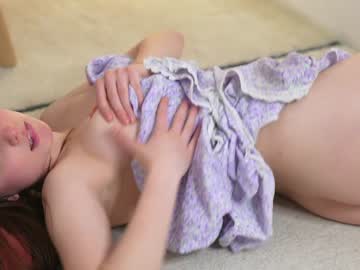 girl
        floret_joy cam image #3658955