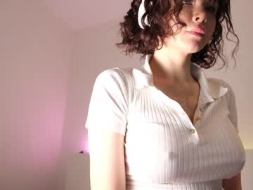 girl
        sae__ cam image #625496