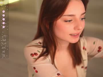 girl
        floret_joy cam image #3875452