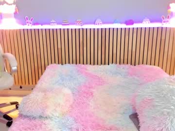 girl
        little_effy18 cam image #3847800