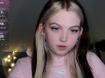 girl
        small_blondee cam image #2755761