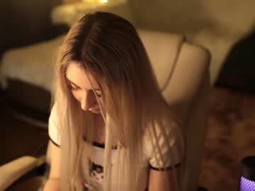 girl
        owlluree cam image #3360911