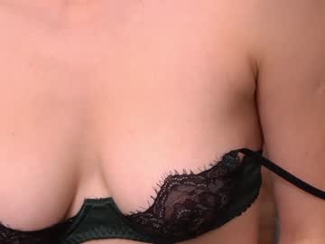 girl
        refined_style cam image #5189917
