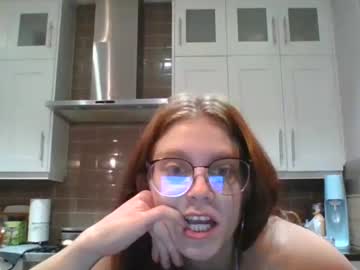 girl
        ayowen cam image #4916565