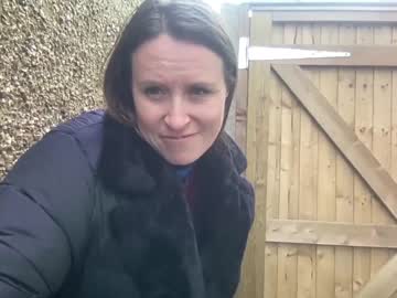 girl
        eatmypie69 cam image #3716739
