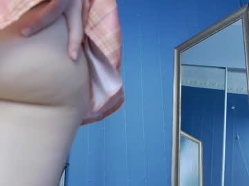 girl
        kriskras__ cam image #5381968