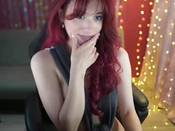 girl
        greeny_mat cam image #4121316