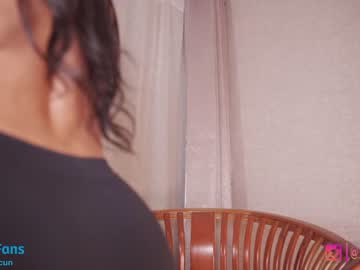 girl
        _lasuescun cam image #1435304