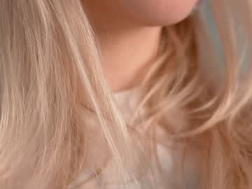 girl
        my_stella cam image #6081690