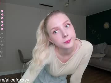girl
        oh_honey_ cam image #2350401