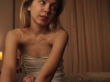 girl
        mildredgarrett cam image #5678674