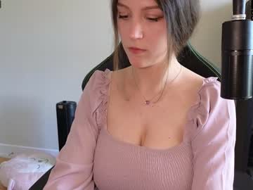 girl
        alexa_dream cam image #1607114