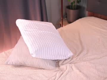 girl
        bellacle cam image #5699236