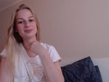 girl
        magic_couple13 cam image #2078505