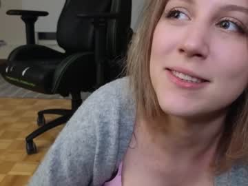girl
        alexa_dream cam image #4122264