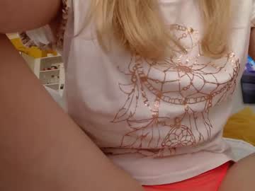 girl
        magic_couple13 cam image #1963505