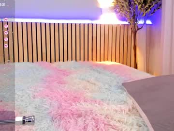 girl
        little_effy18 cam image #3927469