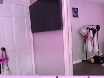 girl
        rosiebones cam image #4401095