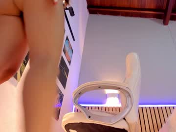 girl
        little_effy18 cam image #3603263
