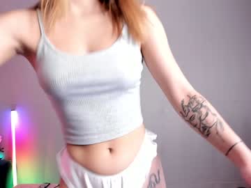 girl
        l0ve_sh0w cam image #2395624