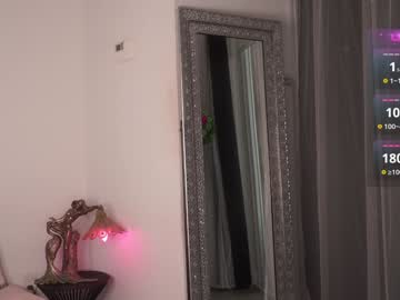 girl
        mysticxkitty cam image #5816554