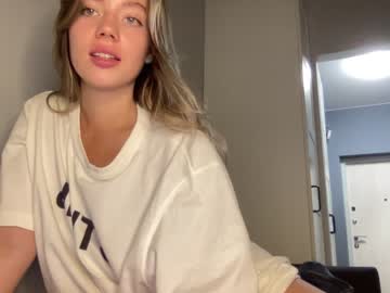 girl
        angel_from_sky cam image #2667450
