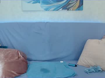 girl
        madeline_jackson cam image #40037