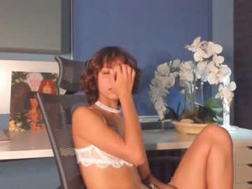 girl
        lenaelisabeth cam image #2871498