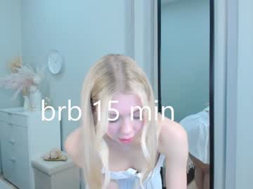 girl
        cassie_palmer cam image #1639438
