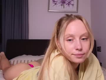 girl
        callme_star cam image #2633966