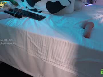 girl
        _deepthroatgalactica cam image #656600