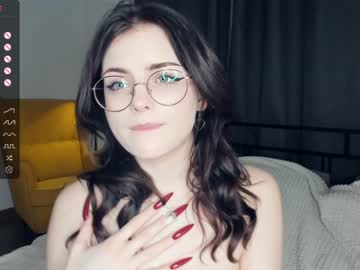 girl
        cute_caprice cam image #2700920