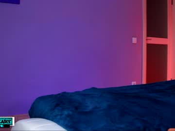 girl
        luxureart cam image #1767775