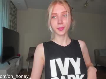 girl
        oh_honey_ cam image #1907168