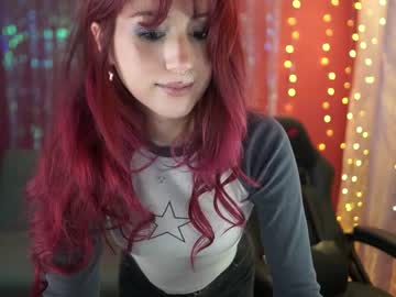 girl
        greeny_mat cam image #4127641