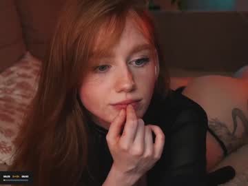 girl
        lizzy_blaze cam image #4481479