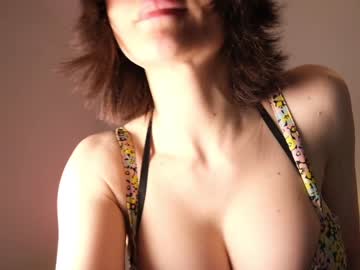 girl
        sae__ cam image #1066838