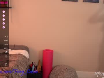 girl
        fiery_redhead cam image #1665348