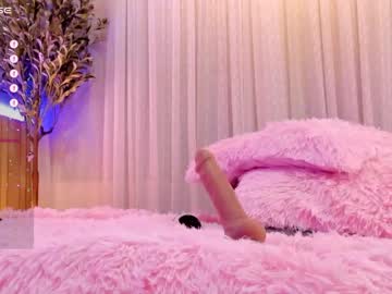 girl
        little_effy18 cam image #4006778