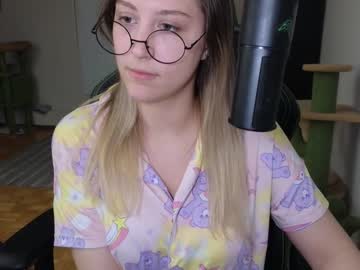 girl
        alexa_dream cam image #4064995